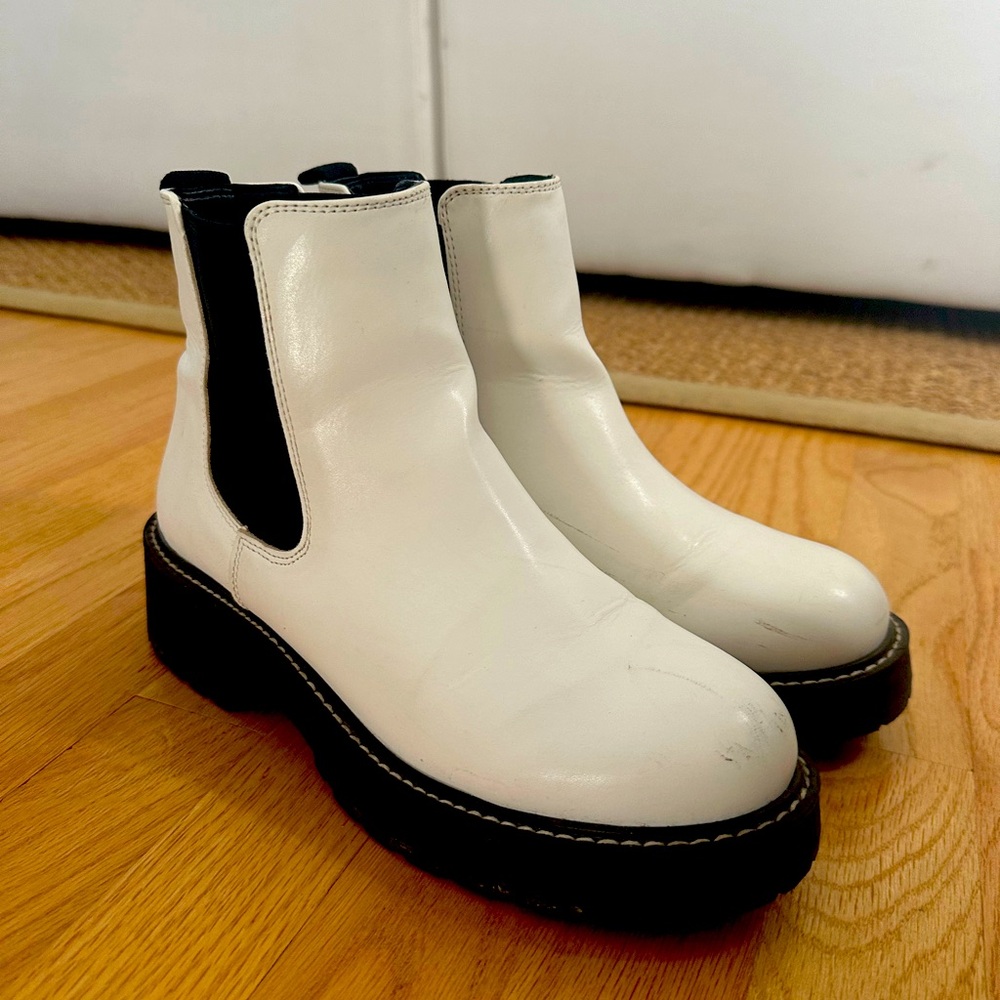 White Madden Girl boots size 7